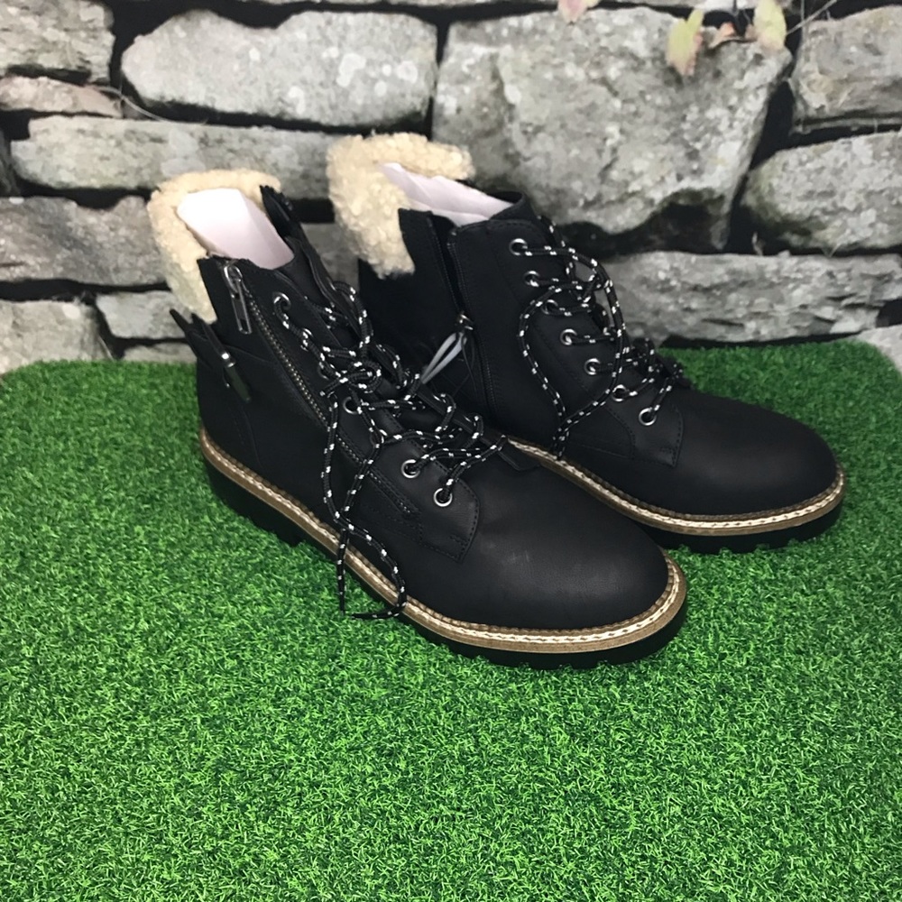 Universal Thread Sherpa Bootie - image 4